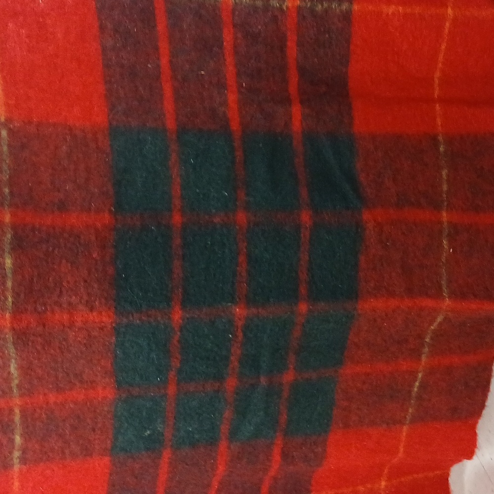 Glen Cree Red Mohair Blanket Trow - Picture 2 of 5